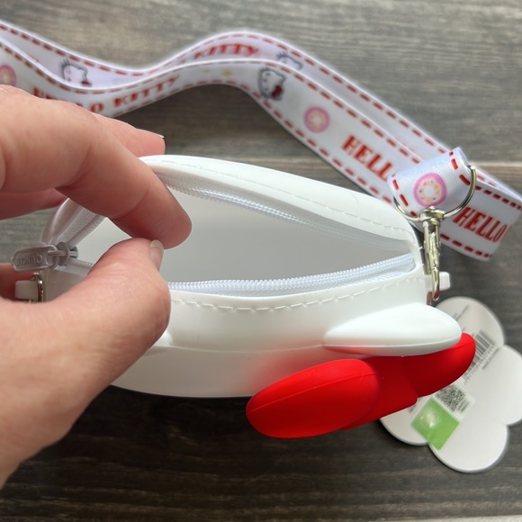 Sanrio Hello Kitty Silicone Purse - Picture 3 of 8
